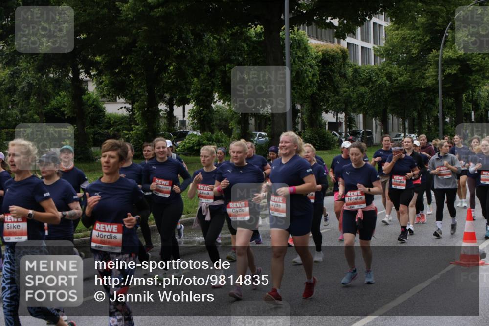 14.06.2026 - REWE Women's Run Jannik Wohlers http://msf.ph/oto/9814835 14.06.2026 10:42:16 Laufen 5016, 5018 meine-sportfotos.de