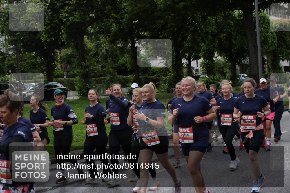 14.06.2026 - REWE Women's Run Jannik Wohlers http://msf.ph/oto/9814845 14.06.2026 10:42:17 Laufen 6018, 51, 5385, 5856 meine-sportfotos.de