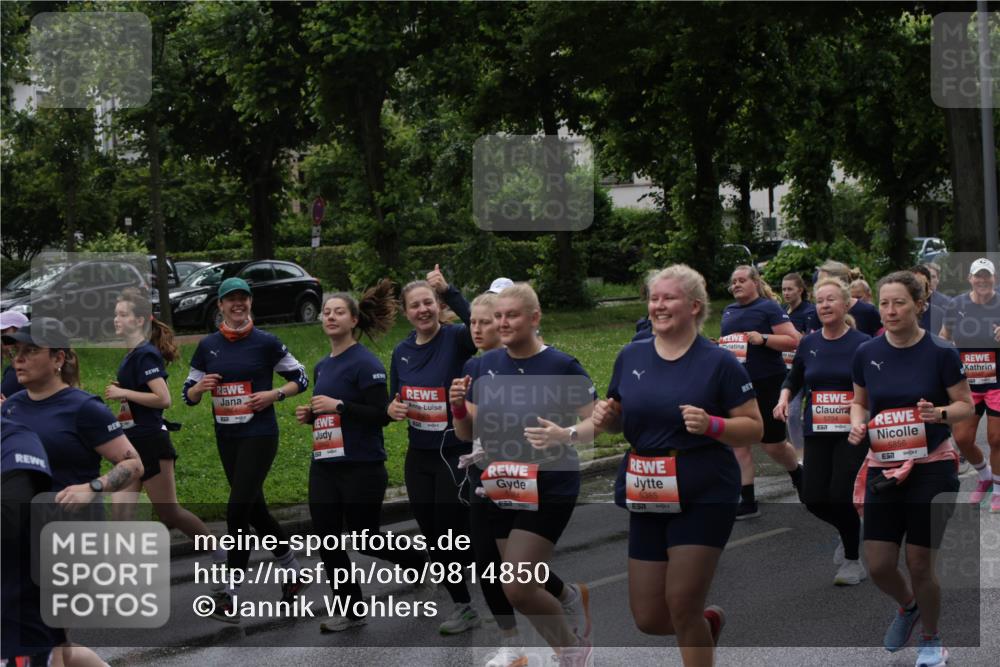 14.06.2026 - REWE Women's Run Jannik Wohlers http://msf.ph/oto/9814850 14.06.2026 10:42:17 Laufen 5, 6, 51, 5385, 7, 5724, 5856 meine-sportfotos.de
