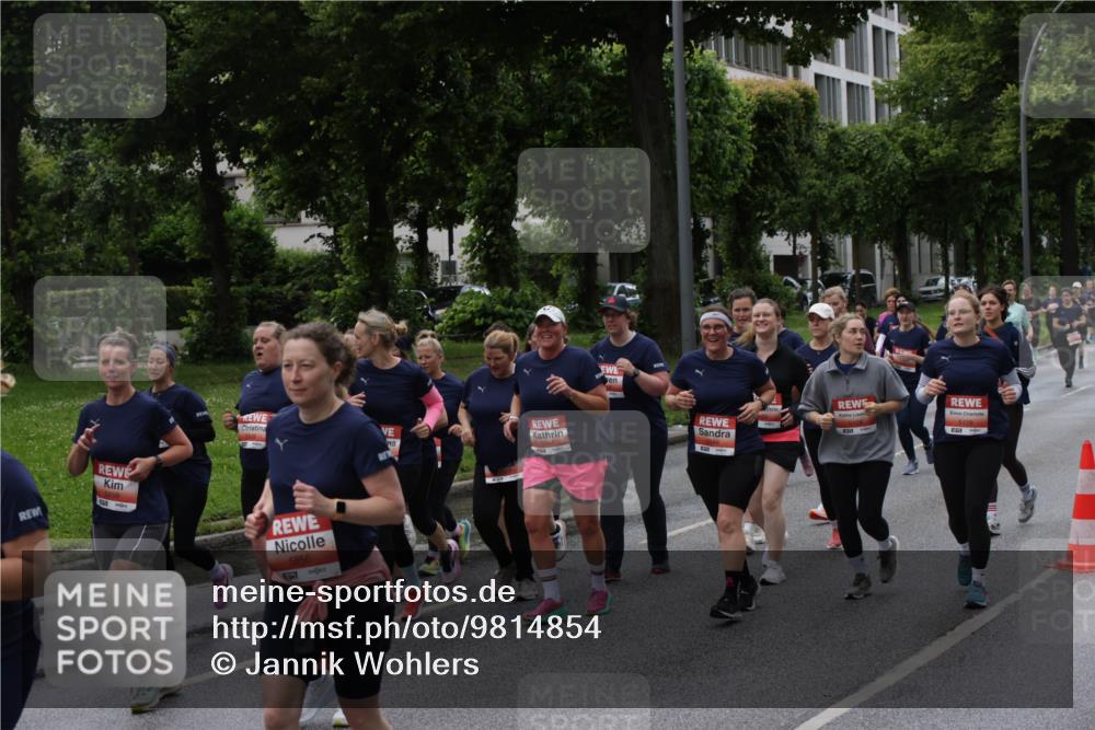 14.06.2026 - REWE Women's Run Jannik Wohlers http://msf.ph/oto/9814854 14.06.2026 10:42:18 Laufen 5856 meine-sportfotos.de