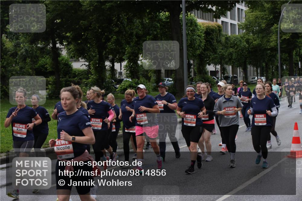 14.06.2026 - REWE Women's Run Jannik Wohlers http://msf.ph/oto/9814856 14.06.2026 10:42:18 Laufen 5856, 517, 5197 meine-sportfotos.de