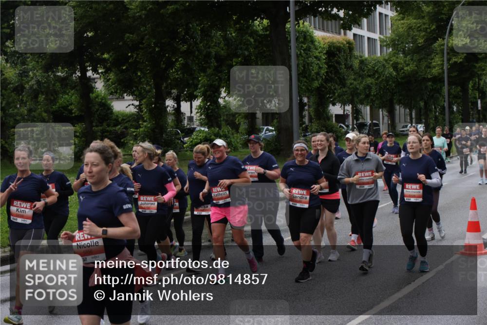 14.06.2026 - REWE Women's Run Jannik Wohlers http://msf.ph/oto/9814857 14.06.2026 10:42:18 Laufen 7, 57, 5856 meine-sportfotos.de