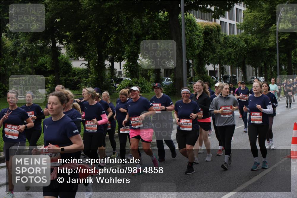 14.06.2026 - REWE Women's Run Jannik Wohlers http://msf.ph/oto/9814858 14.06.2026 10:42:18 Laufen 5859, 7, 5856 meine-sportfotos.de