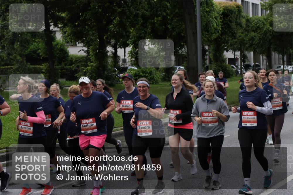 14.06.2026 - REWE Women's Run Jannik Wohlers http://msf.ph/oto/9814859 14.06.2026 10:42:19 Laufen 5197, 5347, 5211, 5348, 5129, 5128 meine-sportfotos.de