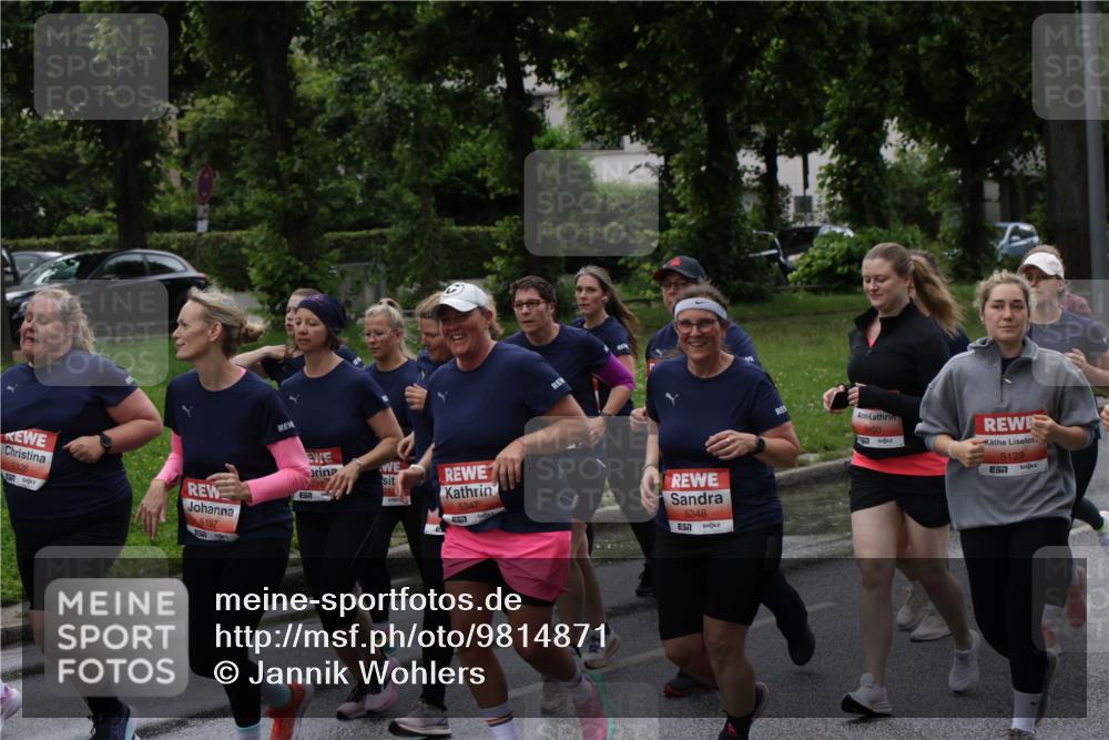 14.06.2026 - REWE Women's Run Jannik Wohlers http://msf.ph/oto/9814871 14.06.2026 10:42:20 Laufen 5926, 5197, 722, 51, 31, 5347, 651, 5348, 651, 5190, 5129 meine-sportfotos.de
