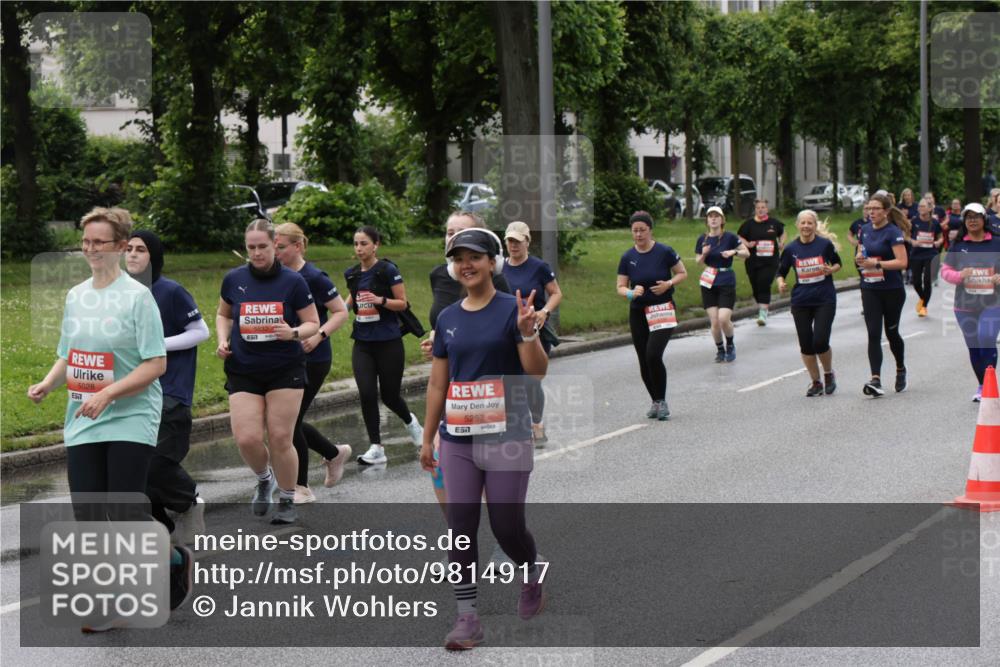 14.06.2026 - REWE Women's Run Jannik Wohlers http://msf.ph/oto/9814917 14.06.2026 10:42:27 Laufen 5028, 657, 5252, 7 meine-sportfotos.de