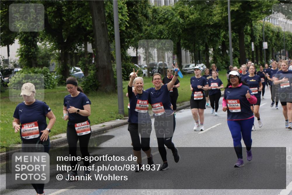 14.06.2026 - REWE Women's Run Jannik Wohlers http://msf.ph/oto/9814937 14.06.2026 10:42:30 Laufen 5663, 51, 5726, 57, 5768 meine-sportfotos.de