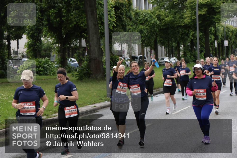 14.06.2026 - REWE Women's Run Jannik Wohlers http://msf.ph/oto/9814941 14.06.2026 10:42:30 Laufen 5663, 51, 57, 5726, 57, 6014, 5768 meine-sportfotos.de