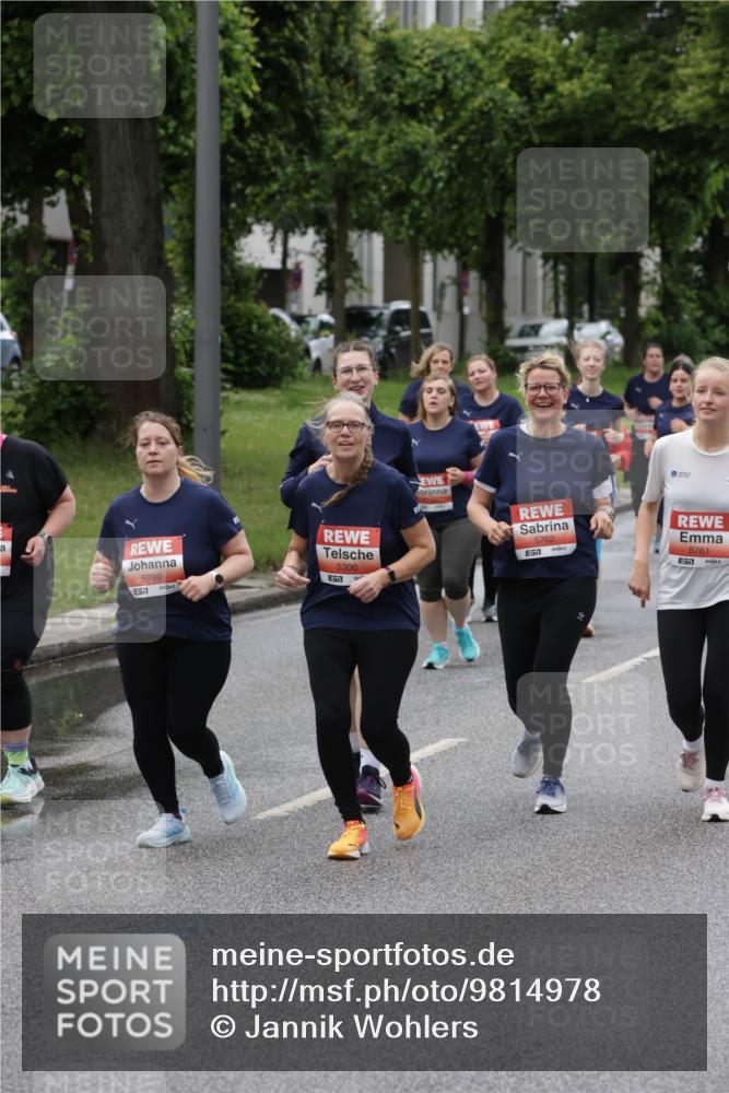 14.06.2026 - REWE Women's Run Jannik Wohlers http://msf.ph/oto/9814978 14.06.2026 10:42:37 Laufen 5299, 57, 5300, 5762, 7, 5761, 7 meine-sportfotos.de