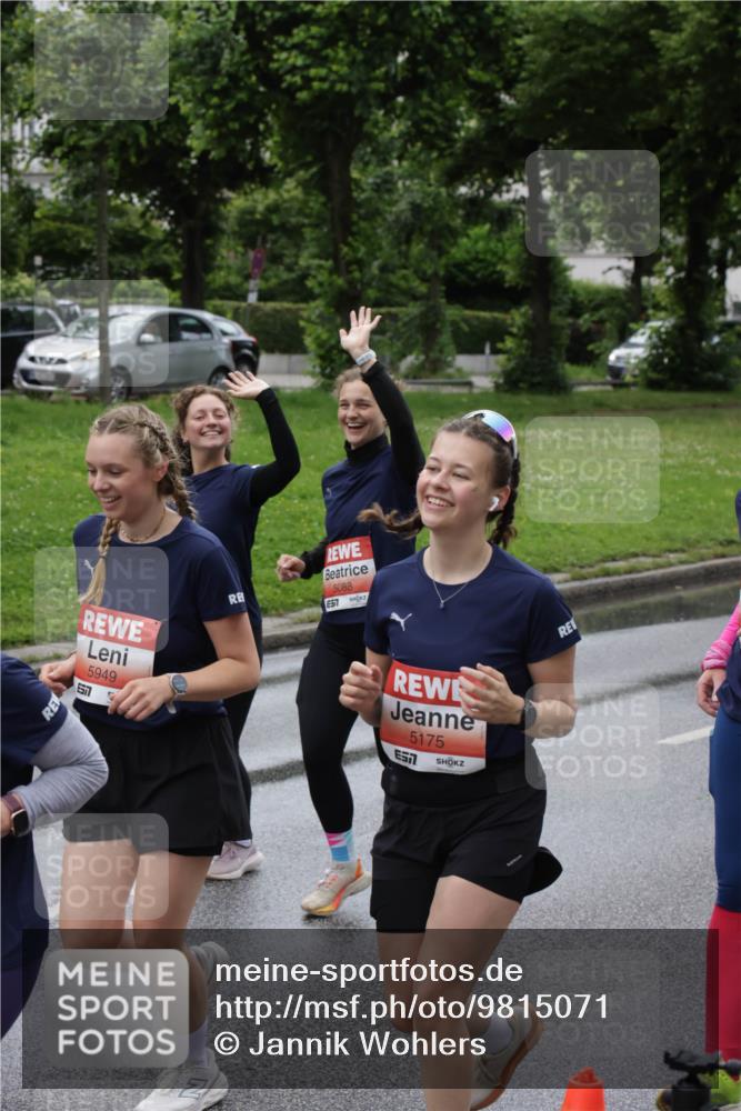 14.06.2026 - REWE Women's Run Jannik Wohlers http://msf.ph/oto/9815071 14.06.2026 10:42:52 Laufen 5949, 517, 5088, 7, 5175 meine-sportfotos.de
