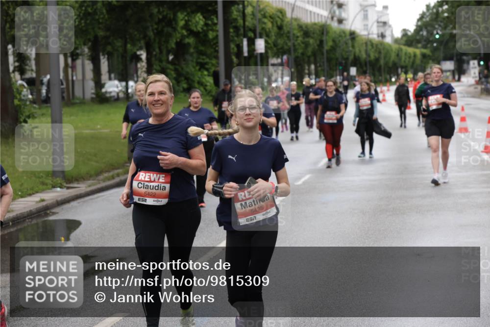 14.06.2026 - REWE Women's Run Jannik Wohlers http://msf.ph/oto/9815309 14.06.2026 10:43:49 Laufen 5422, 5425 meine-sportfotos.de
