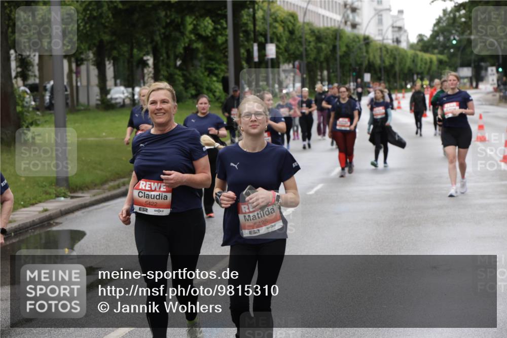 14.06.2026 - REWE Women's Run Jannik Wohlers http://msf.ph/oto/9815310 14.06.2026 10:43:49 Laufen 5422, 5425 meine-sportfotos.de