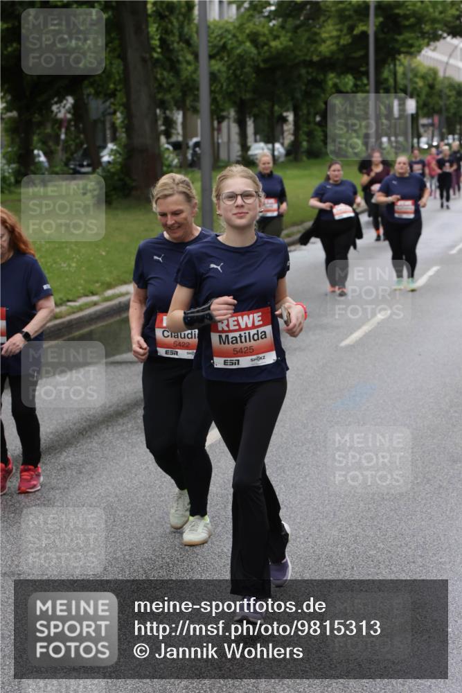 14.06.2026 - REWE Women's Run Jannik Wohlers http://msf.ph/oto/9815313 14.06.2026 10:43:50 Laufen 5422, 5425 meine-sportfotos.de