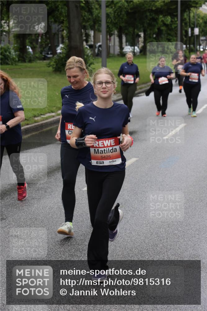14.06.2026 - REWE Women's Run Jannik Wohlers http://msf.ph/oto/9815316 14.06.2026 10:43:50 Laufen 5425 meine-sportfotos.de