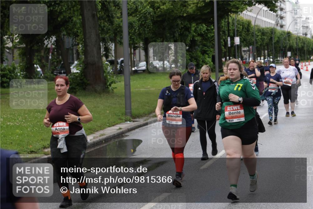 14.06.2026 - REWE Women's Run Jannik Wohlers http://msf.ph/oto/9815366 14.06.2026 10:44:00 Laufen 5677, 5305, 5171, 57 meine-sportfotos.de