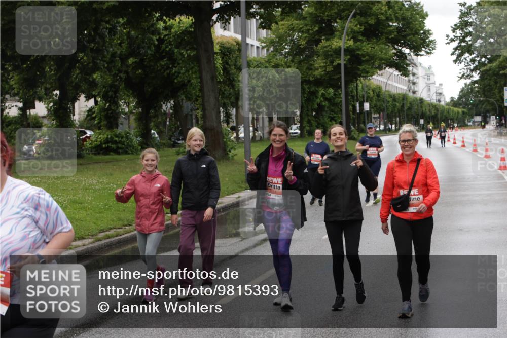 14.06.2026 - REWE Women's Run Jannik Wohlers http://msf.ph/oto/9815393 14.06.2026 10:44:14 Laufen 651, 10 meine-sportfotos.de