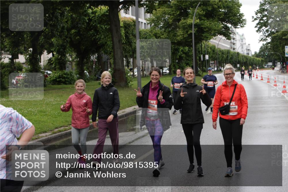 14.06.2026 - REWE Women's Run Jannik Wohlers http://msf.ph/oto/9815395 14.06.2026 10:44:14 Laufen 10, 12 meine-sportfotos.de