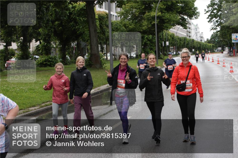 14.06.2026 - REWE Women's Run Jannik Wohlers http://msf.ph/oto/9815397 14.06.2026 10:44:14 Laufen 5011, 10 meine-sportfotos.de