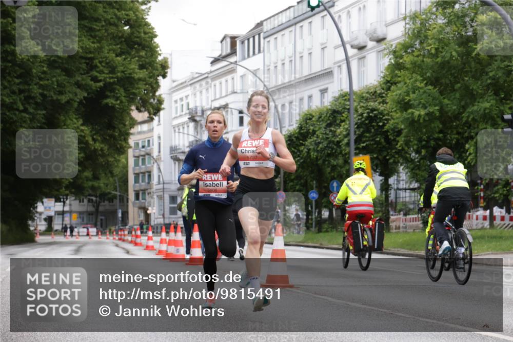 14.06.2026 - REWE Women's Run Jannik Wohlers http://msf.ph/oto/9815491 14.06.2026 10:46:43 Laufen 5906, 5737, 657 meine-sportfotos.de