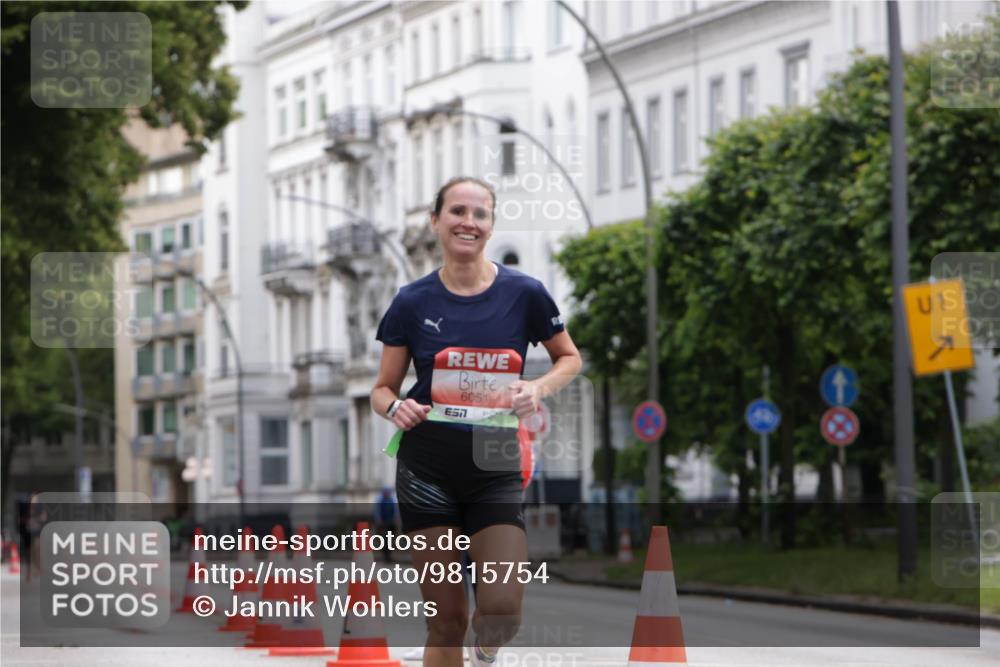 14.06.2026 - REWE Women's Run Jannik Wohlers http://msf.ph/oto/9815754 14.06.2026 10:48:57 Laufen 6051, 7, 01 meine-sportfotos.de