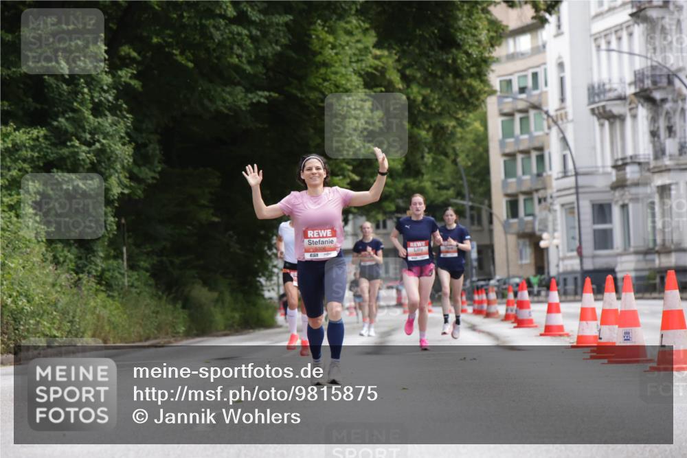 14.06.2026 - REWE Women's Run Jannik Wohlers http://msf.ph/oto/9815875 14.06.2026 10:49:45 Laufen 5306, 57 meine-sportfotos.de
