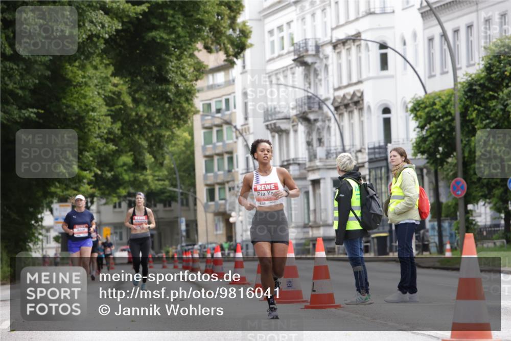 14.06.2026 - REWE Women's Run Jannik Wohlers http://msf.ph/oto/9816041 14.06.2026 10:50:27 Laufen 5164 meine-sportfotos.de