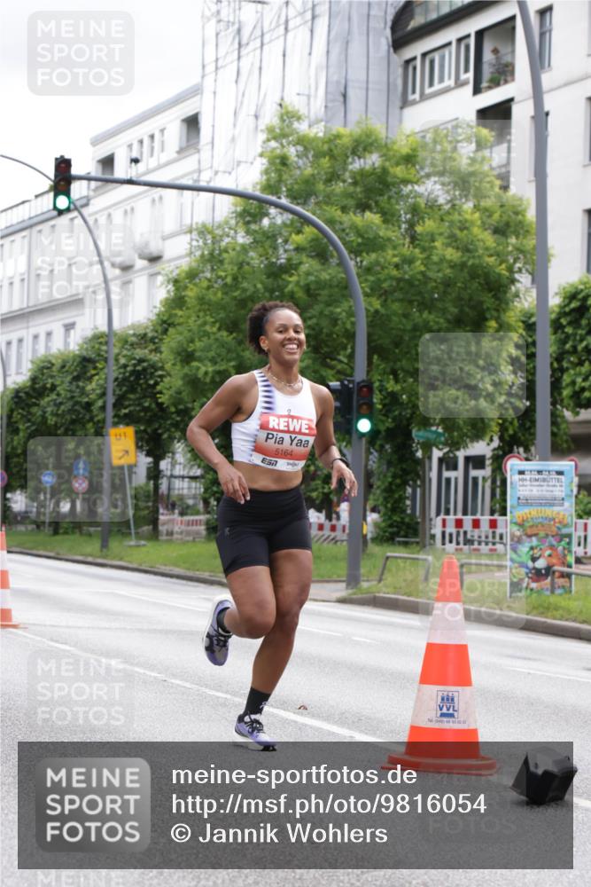 14.06.2026 - REWE Women's Run Jannik Wohlers http://msf.ph/oto/9816054 14.06.2026 10:50:31 Laufen 201, 5164, 6517, 040, 66, 93, 02, 22 meine-sportfotos.de