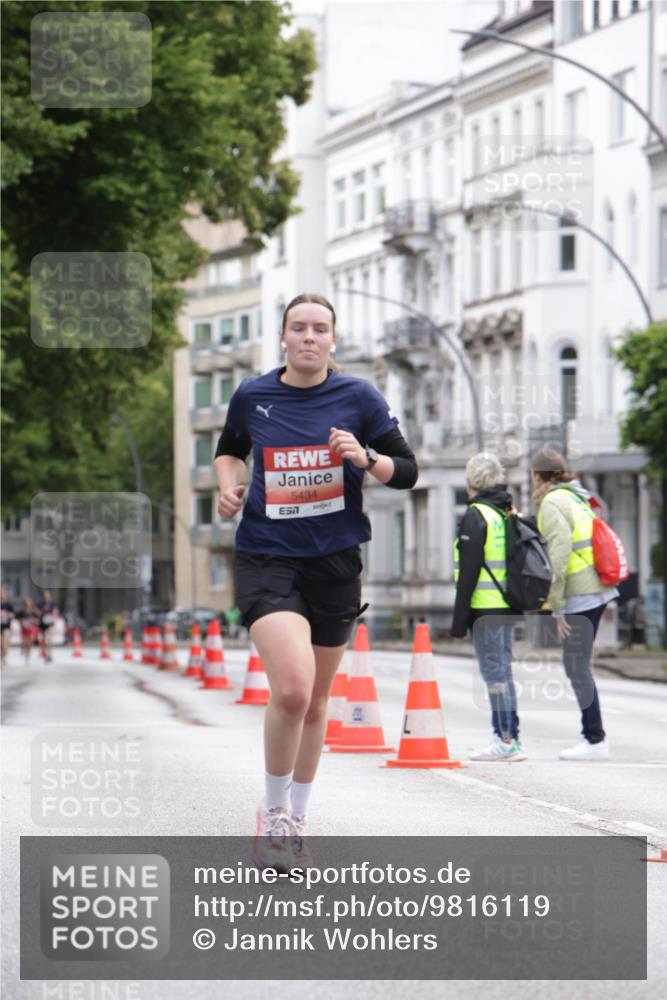 14.06.2026 - REWE Women's Run Jannik Wohlers http://msf.ph/oto/9816119 14.06.2026 10:50:42 Laufen 5434 meine-sportfotos.de