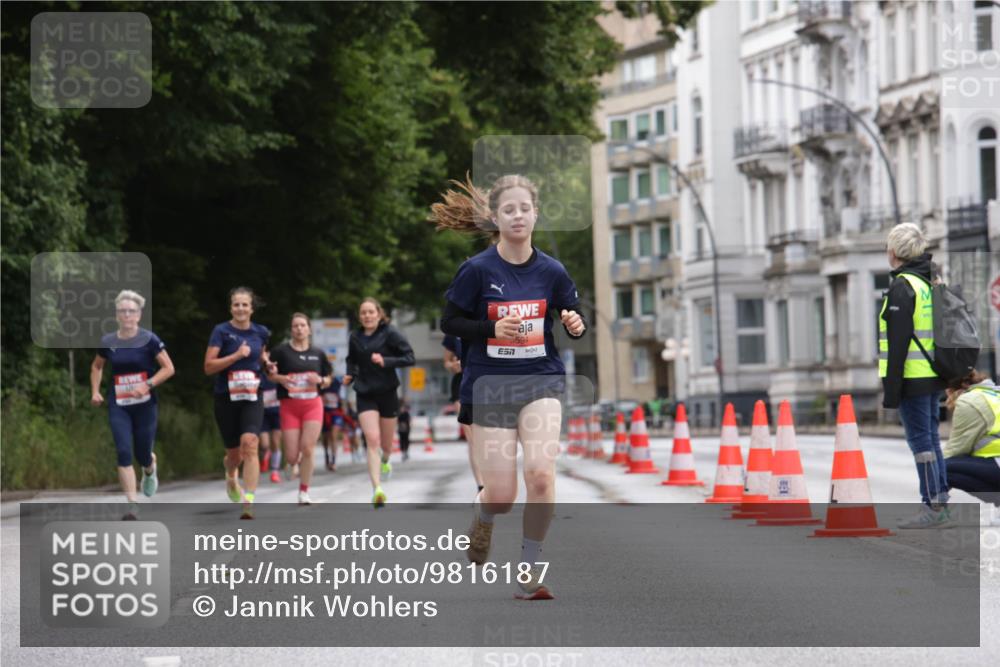 14.06.2026 - REWE Women's Run Jannik Wohlers http://msf.ph/oto/9816187 14.06.2026 10:51:07 Laufen 6594 meine-sportfotos.de