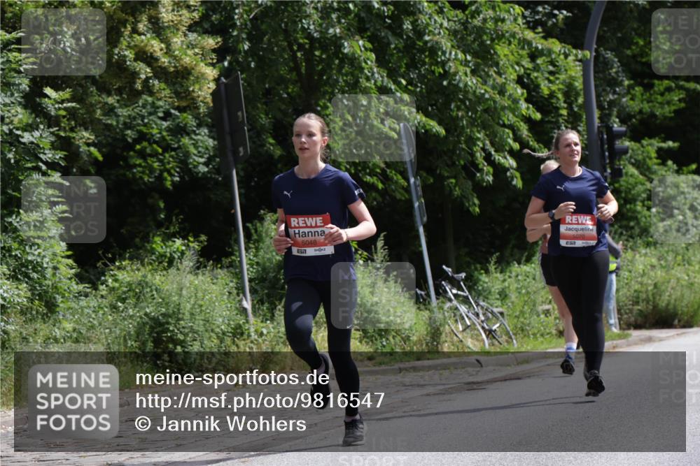 14.06.2026 - REWE Women's Run Jannik Wohlers http://msf.ph/oto/9816547 14.06.2026 10:52:43 Laufen 5048, 57, 5070 meine-sportfotos.de