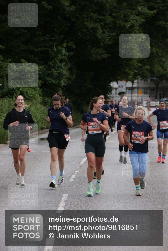 14.06.2026 - REWE Women's Run Jannik Wohlers http://msf.ph/oto/9816851 14.06.2026 10:54:10 Laufen 5066, 5067 meine-sportfotos.de