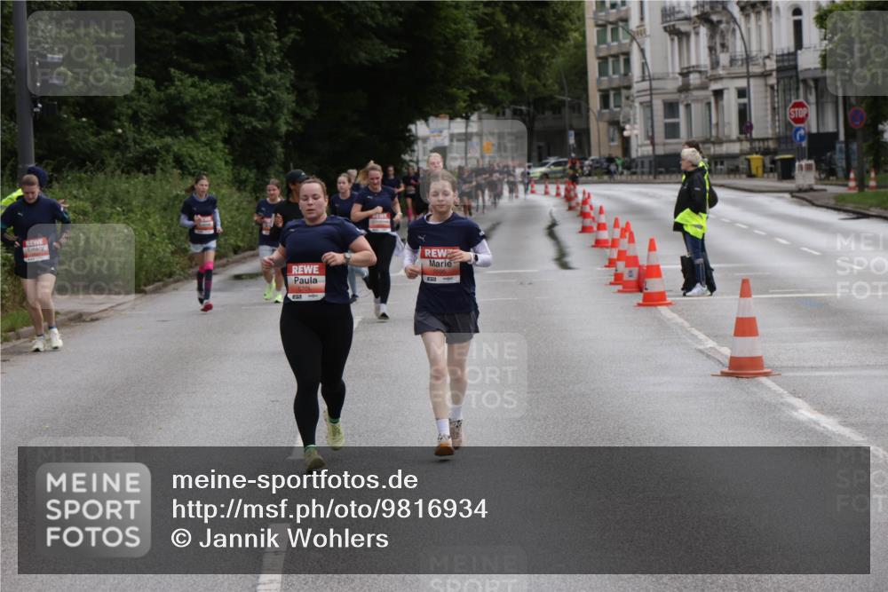 14.06.2026 - REWE Women's Run Jannik Wohlers http://msf.ph/oto/9816934 14.06.2026 10:54:25 Laufen 5701 meine-sportfotos.de