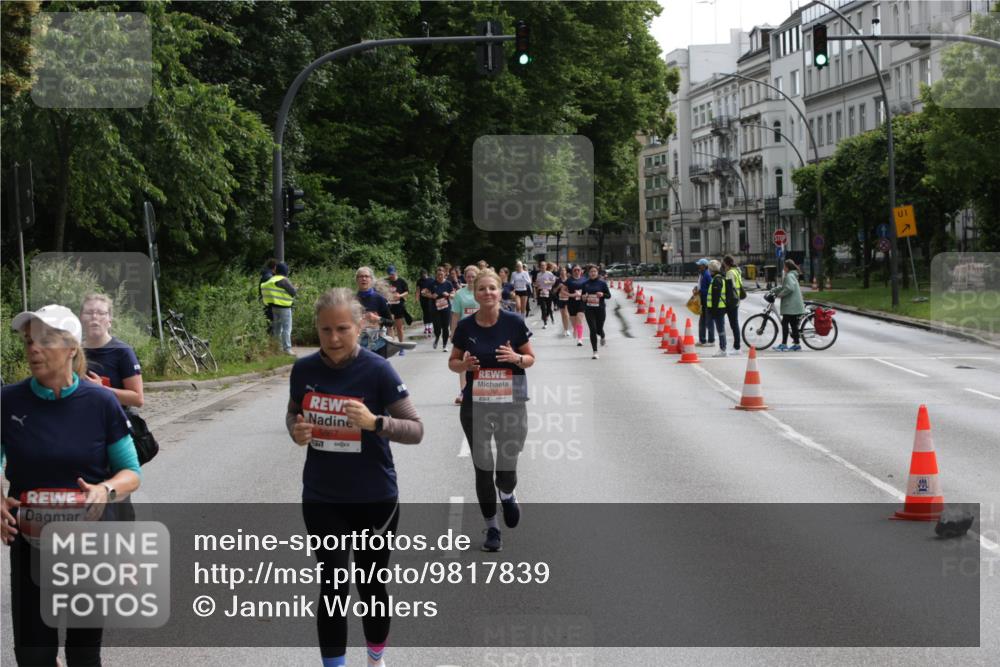 14.06.2026 - REWE Women's Run Jannik Wohlers http://msf.ph/oto/9817839 14.06.2026 10:58:04 Laufen 5823, 57, 5867, 01, 7 meine-sportfotos.de