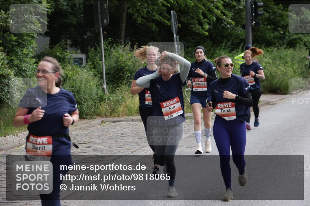 14.06.2026 - REWE Women's Run Jannik Wohlers http://msf.ph/oto/9818065 14.06.2026 10:58:54 Laufen 5249, 5045, 51, 5183, 5044 meine-sportfotos.de