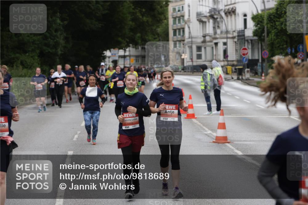 14.06.2026 - REWE Women's Run Jannik Wohlers http://msf.ph/oto/9818689 14.06.2026 11:01:21 Laufen 5909, 650, 5908, 7 meine-sportfotos.de