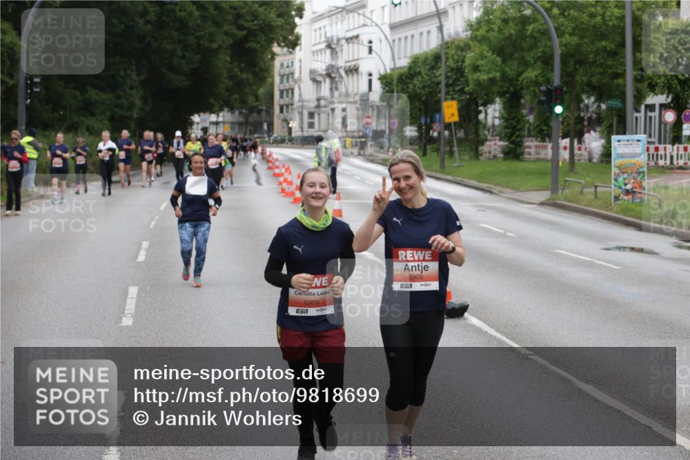 14.06.2026 - REWE Women's Run Jannik Wohlers http://msf.ph/oto/9818699 14.06.2026 11:01:24 Laufen 5909, 57, 5908 meine-sportfotos.de