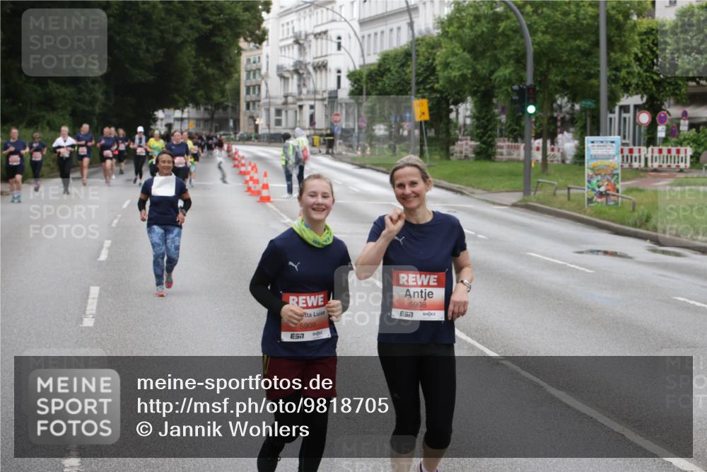14.06.2026 - REWE Women's Run Jannik Wohlers http://msf.ph/oto/9818705 14.06.2026 11:01:24 Laufen 01, 5909, 5908 meine-sportfotos.de