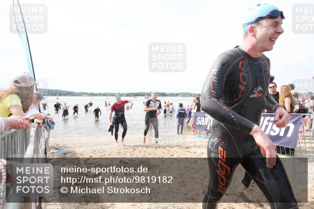 21.06.2026 - Viking Triathlon Michael Strokosch http://msf.ph/oto/9819182 21.06.2026 10:42:22 Schwimmen 188, 266, 279, 399, 492, 516 meine-sportfotos.de