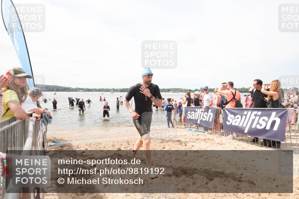 21.06.2026 - Viking Triathlon Michael Strokosch http://msf.ph/oto/9819192 21.06.2026 10:42:35 Schwimmen 45, 72, 296, 348, 393 meine-sportfotos.de