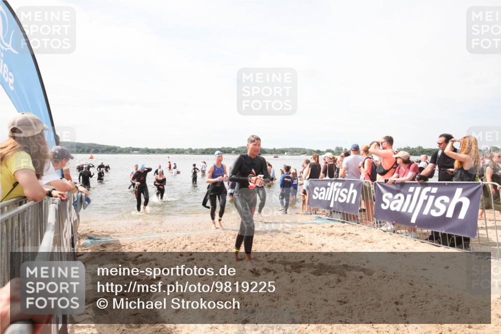 21.06.2026 - Viking Triathlon Michael Strokosch http://msf.ph/oto/9819225 21.06.2026 10:43:39 Schwimmen 93, 351, 459, 470, 521, 618 meine-sportfotos.de