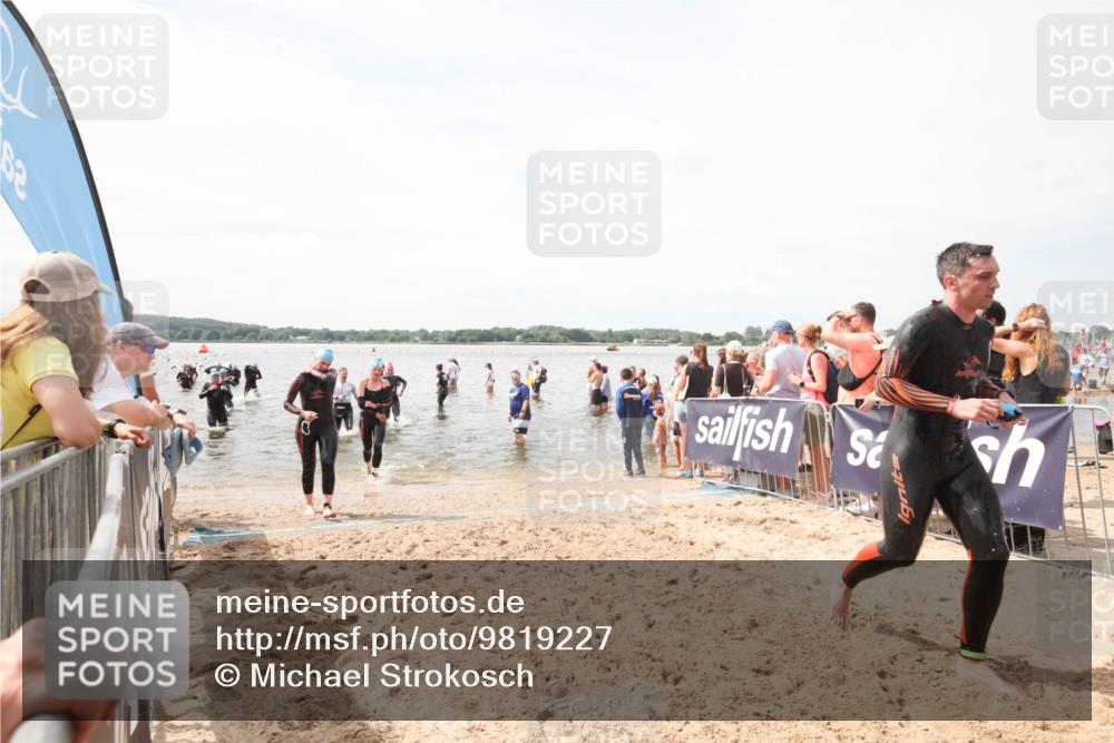21.06.2026 - Viking Triathlon Michael Strokosch http://msf.ph/oto/9819227 21.06.2026 10:43:41 Schwimmen 93, 351, 459, 470, 521, 618 meine-sportfotos.de