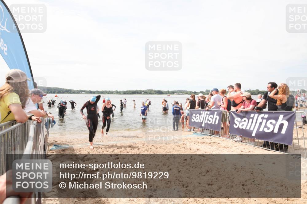 21.06.2026 - Viking Triathlon Michael Strokosch http://msf.ph/oto/9819229 21.06.2026 10:43:41 Schwimmen 93, 351, 459, 470, 521, 618 meine-sportfotos.de