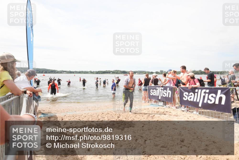 21.06.2026 - Viking Triathlon Michael Strokosch http://msf.ph/oto/9819316 21.06.2026 10:46:29 Schwimmen 91, 322, 324, 497, 555 meine-sportfotos.de