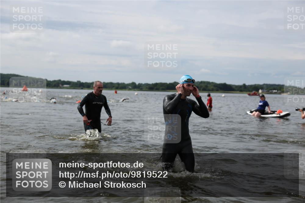 21.06.2026 - Viking Triathlon Michael Strokosch http://msf.ph/oto/9819522 21.06.2026 10:45:30 Schwimmen 37, 54, 85, 105, 147, 158, 274, 302, 376, 540, 562, 635 meine-sportfotos.de