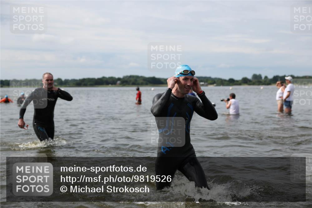 21.06.2026 - Viking Triathlon Michael Strokosch http://msf.ph/oto/9819526 21.06.2026 10:45:31 Schwimmen 37, 54, 85, 105, 158, 376, 540, 562, 635 meine-sportfotos.de