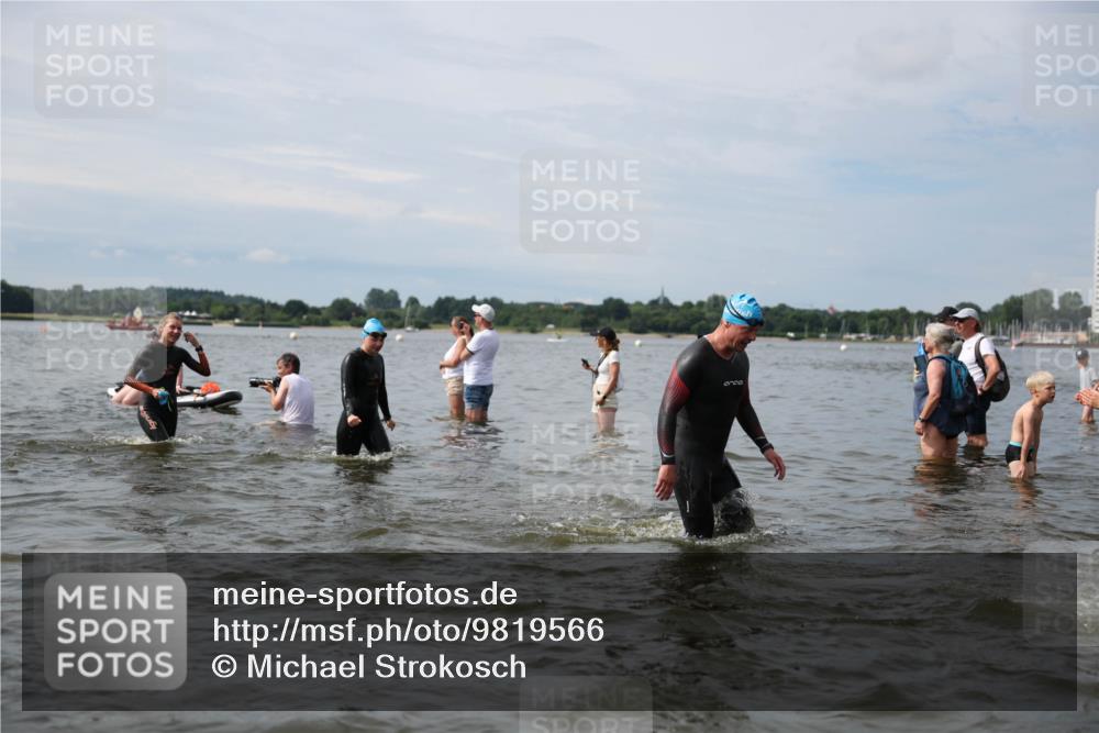 21.06.2026 - Viking Triathlon Michael Strokosch http://msf.ph/oto/9819566 21.06.2026 10:46:01 Schwimmen 91, 107, 138, 196, 245, 331, 389, 403, 405, 448, 494, 510, 534, 539, 555, 563 meine-sportfotos.de