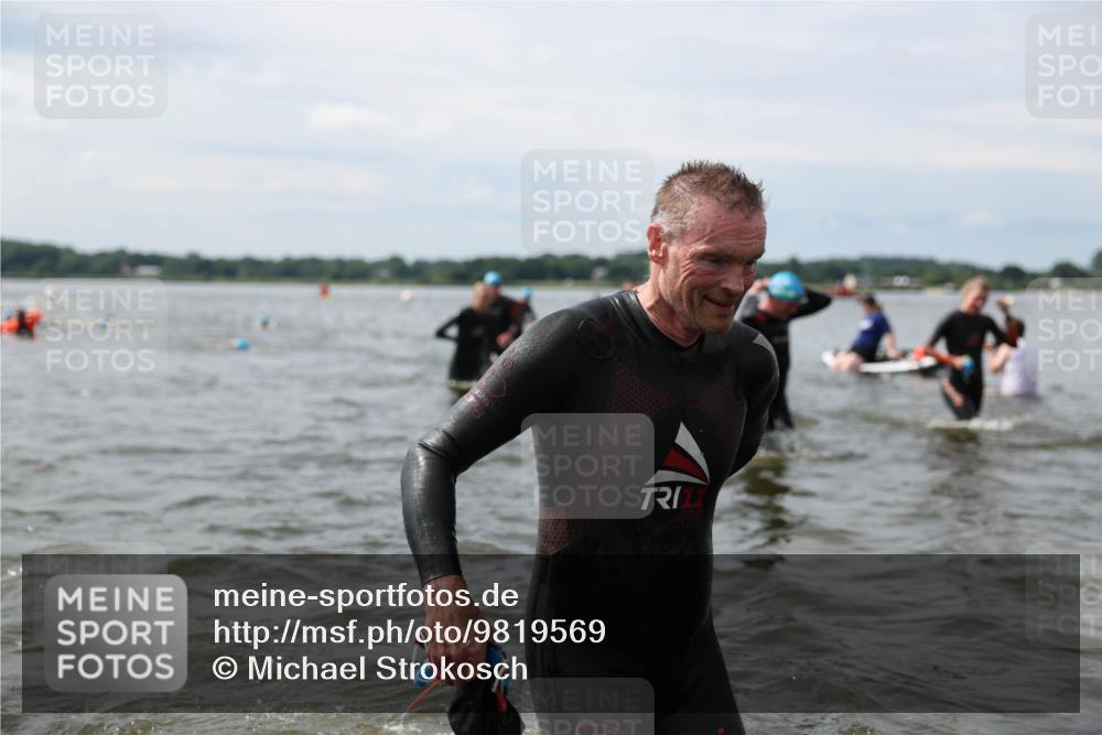 21.06.2026 - Viking Triathlon Michael Strokosch http://msf.ph/oto/9819569 21.06.2026 10:46:02 Schwimmen 91, 107, 138, 196, 245, 322, 324, 331, 389, 403, 405, 448, 494, 510, 534, 539, 555, 563 meine-sportfotos.de