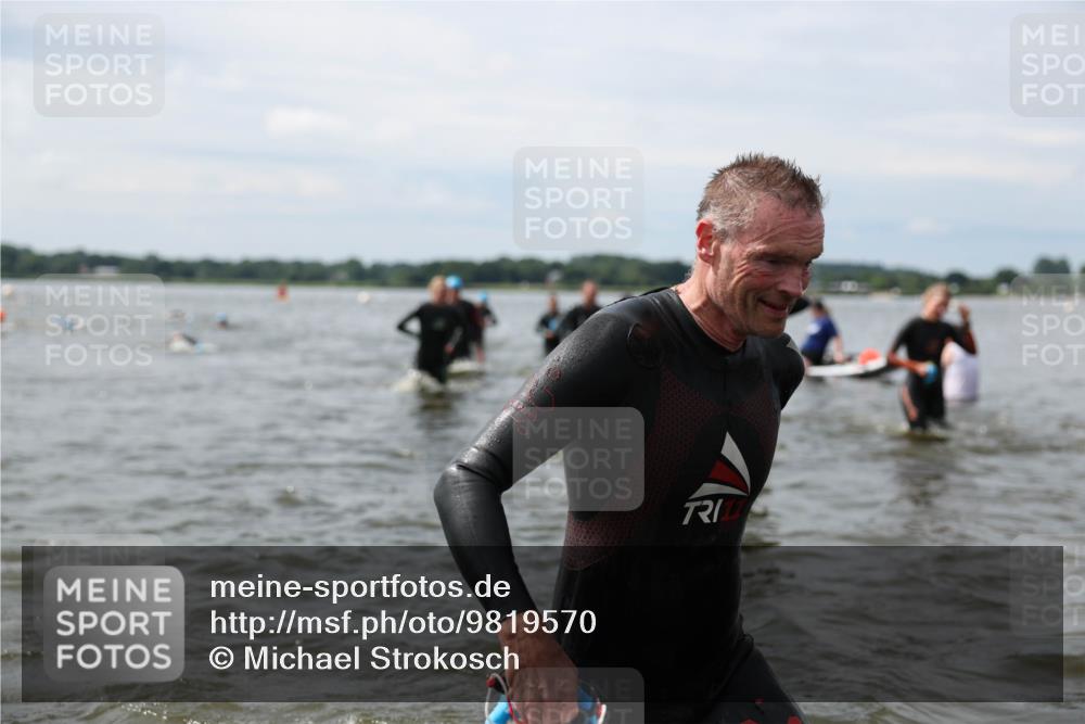 21.06.2026 - Viking Triathlon Michael Strokosch http://msf.ph/oto/9819570 21.06.2026 10:46:03 Schwimmen 91, 107, 138, 196, 245, 322, 324, 331, 389, 403, 405, 448, 494, 510, 534, 539, 555, 563 meine-sportfotos.de