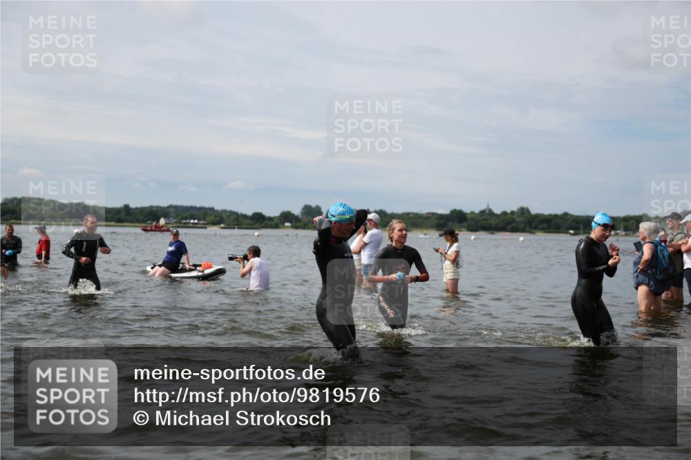 21.06.2026 - Viking Triathlon Michael Strokosch http://msf.ph/oto/9819576 21.06.2026 10:46:05 Schwimmen 91, 107, 138, 245, 322, 324, 331, 403, 448, 494, 497, 510, 534, 539, 555, 563 meine-sportfotos.de