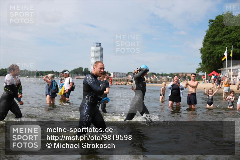 21.06.2026 - Viking Triathlon Michael Strokosch http://msf.ph/oto/9819598 21.06.2026 10:46:20 Schwimmen 91, 156, 322, 324, 363, 388, 403, 497, 555, 650, 654 meine-sportfotos.de